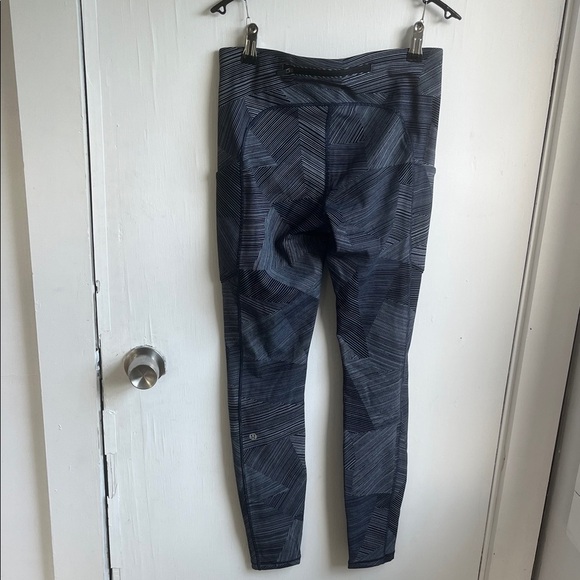 lululemon athletica blue Geometric Leggings size 6 - Picture 4 of 5